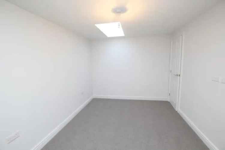 2 Bedroom Flat Fishponds Eastville Modern Top Floor Parking Balcony
