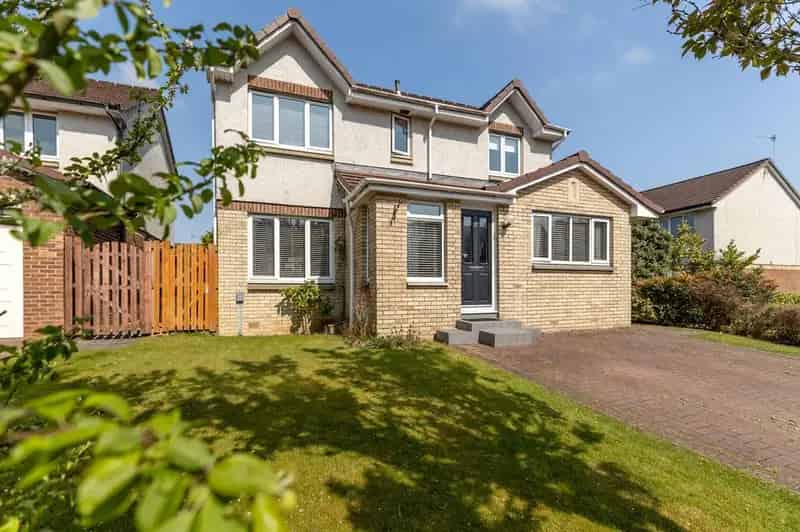 4 Bedroom Detached House for Sale in Glasgow's West End
