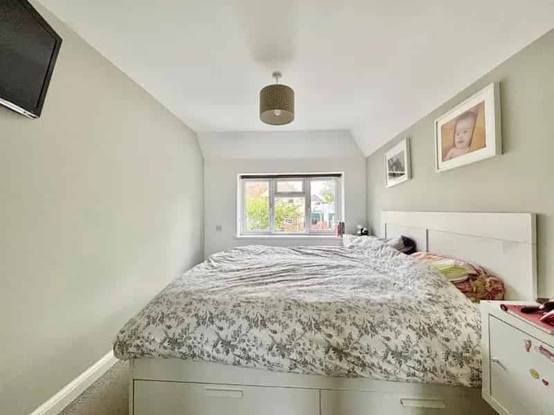 4 Bed Semi-Detached House for Sale