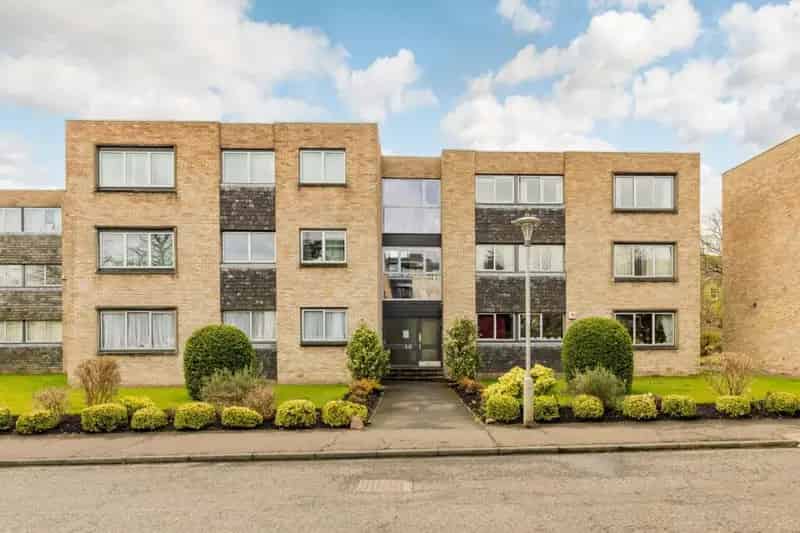 3 Bedroom Flat for Sale in Blackford