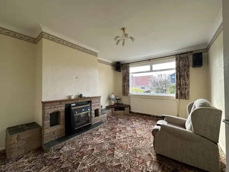 3 Bed Semi-Detached House For Sale