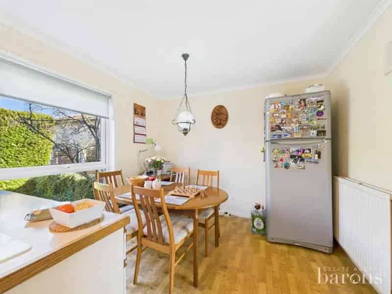 3 Bedroom End Terrace House For Sale No Onward Chain
