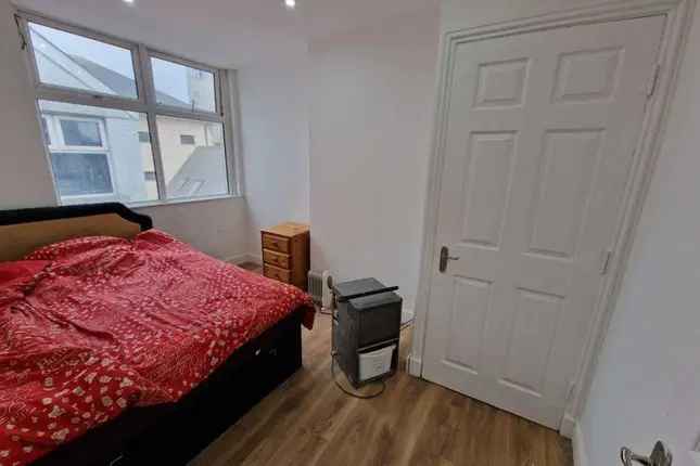 Flat to rent in Bute Street, Butetown CF10