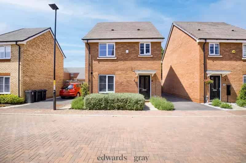 3 Bedroom Detached House For Sale