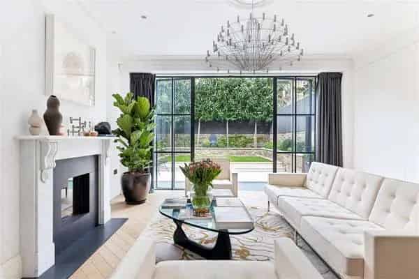 5 Bedroom Family Home with Eco-Conscious Design and Luxurious Finishes