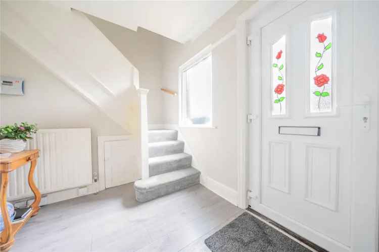 House For Sale in Leeds, England