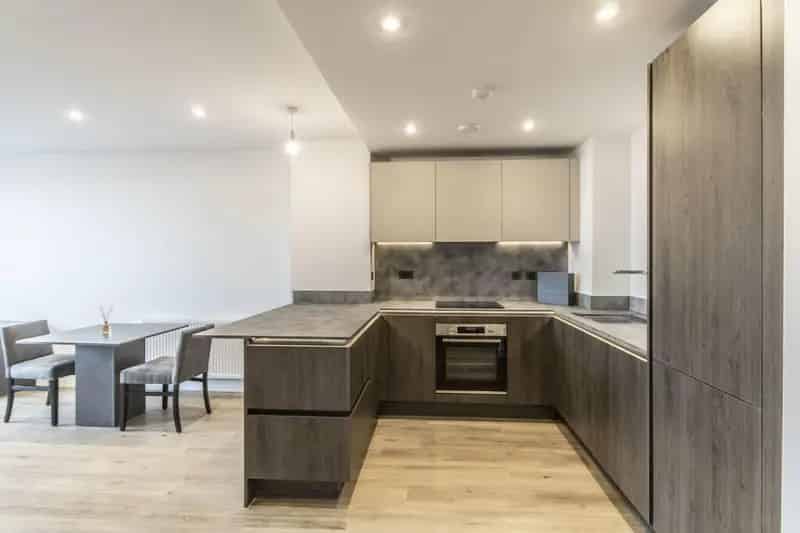 1 Bedroom Apartment Snow Hill Wharf Balcony Gym Concierge