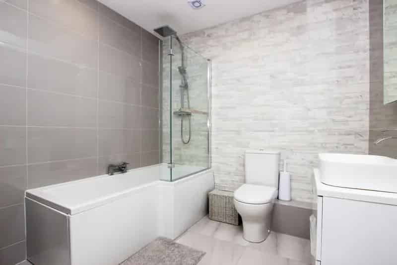 3 Bedroom House For Sale Near Sunnyhurst Woods