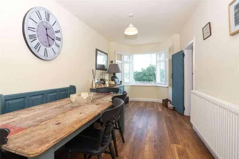 2 bed house for sale