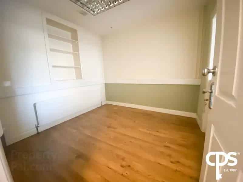 Commercial Property for Rent in Armagh City Center