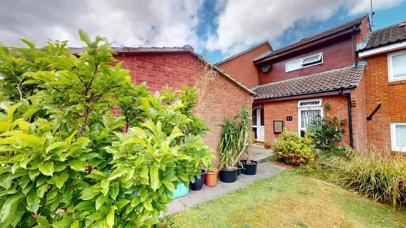 3 Bedroom Terrace House for Sale in Charlton Park Cheltenham