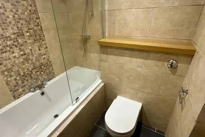 Modern 1-Bed Apartment Near Portslade Station