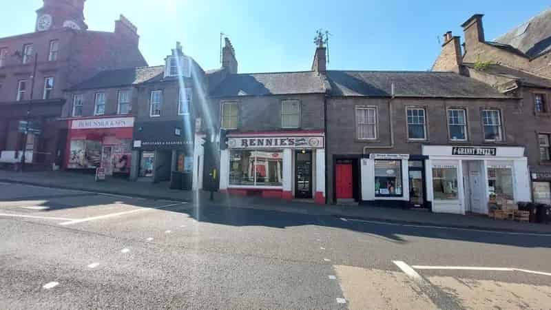 Ground Floor Retail Unit with Storage and Rear Access