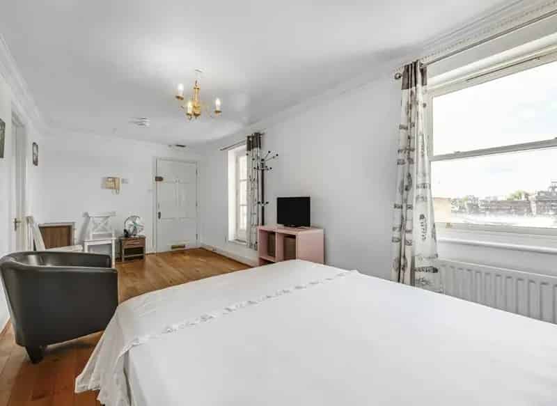 Large Studio Apartment with Private Balcony