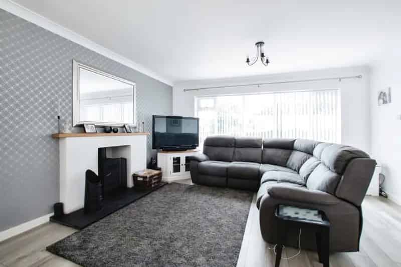 3 Bed Detached Bungalow Near Ferndown