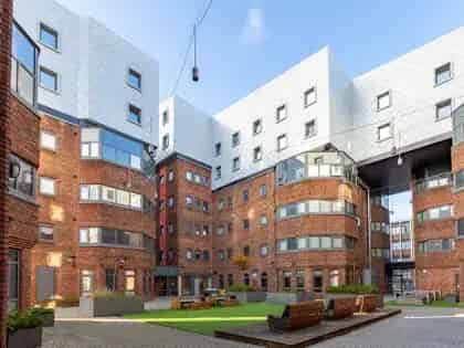 1 Room Flat 67m² Cardiff Student Accommodation Ensuite Study Area