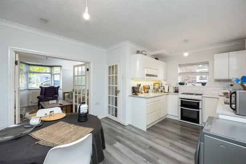3 Bedroom Semi-Detached House For Sale Near Park