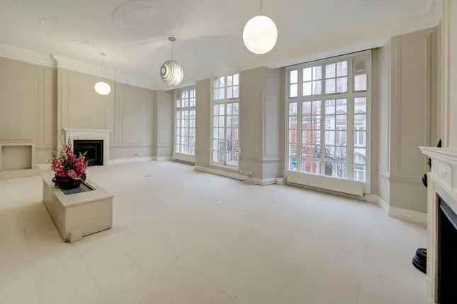 Maisonette for sale in Weymouth Street, London W1G