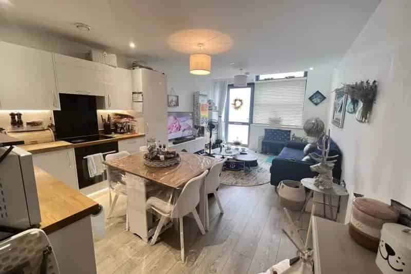 Two Bedroom Ground Floor Apartment Near Harlow Station