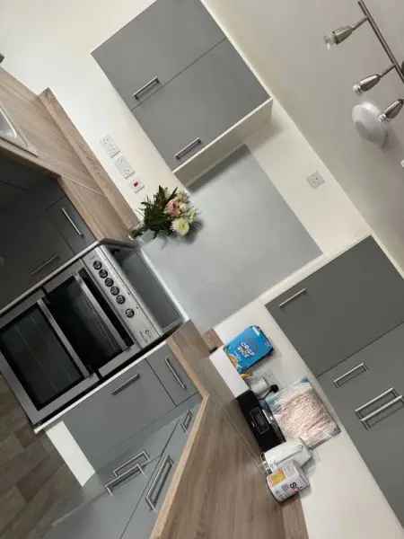 Flat For Rent in Maidstone, England