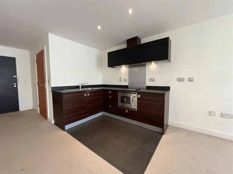 Studio Flat Ryland Street Sinope Building