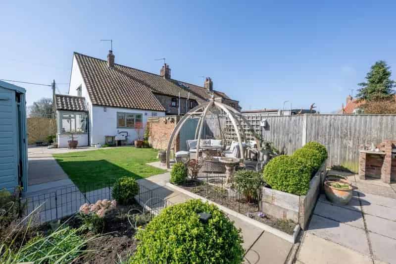 3 Bedroom Semi-Detached Cottage with Indoor Pool Sculthorpe