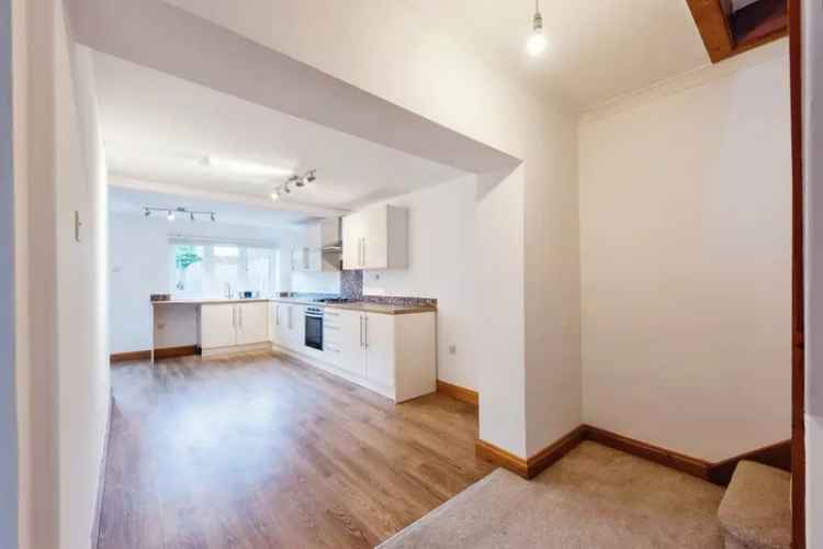 Detached Chalet Bungalow with En-Suite and Off-Road Parking