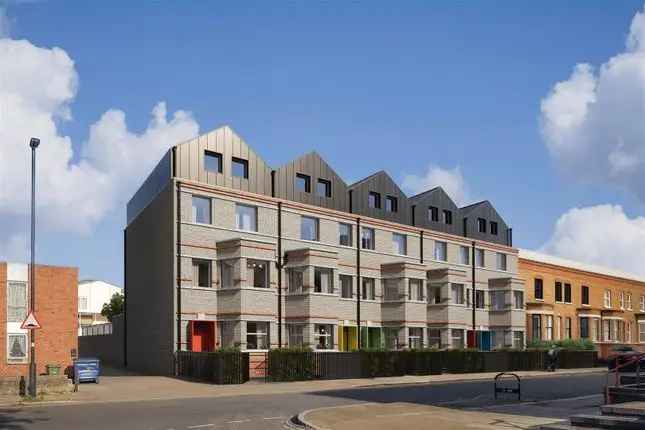 45 Bedroom Family Homes in Herne Hill Poet's Corner