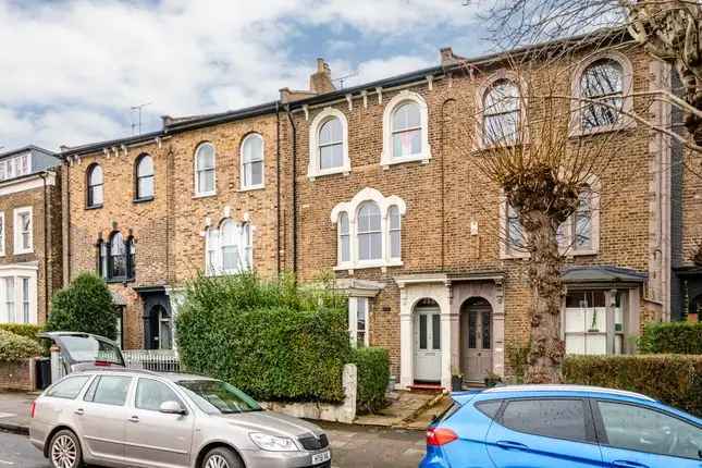 Four Bedroom Family Home Near London Fields