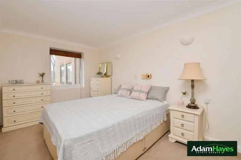 1 bed flat for sale
