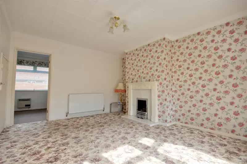 3 Bedroom End Terrace House for Sale