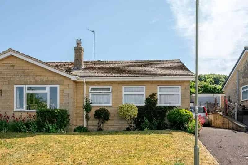 2 Bed Semi-Detached Bungalow for Sale Near Chipping Norton