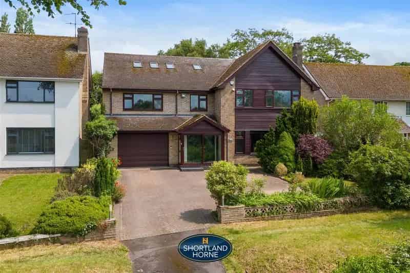 7 Bedroom Detached House for Sale
