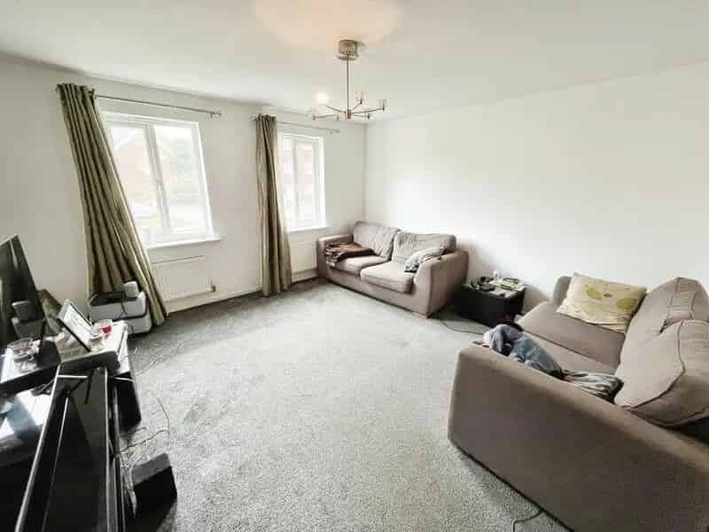 4 Bedroom Semi-Detached House for Sale in Stoneclough