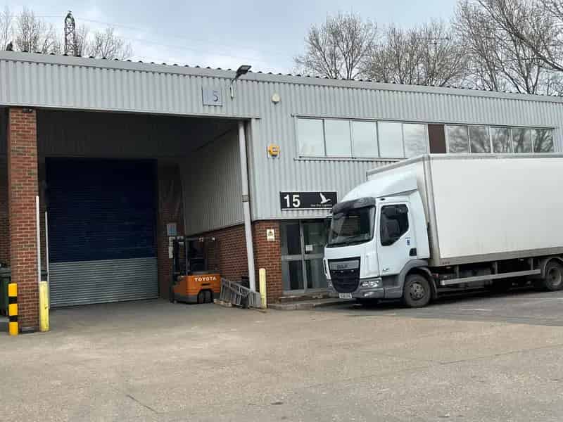 Industrial Unit 4893 sq ft Aylesbury