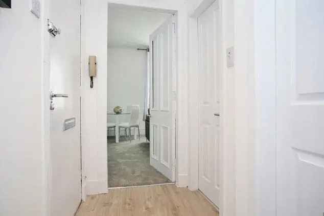 Refurbished One-Bedroom Flat in Aberdeen - Modern and Stylish