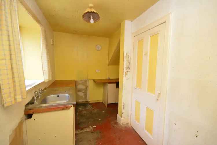 Victorian Cottage Flat - Modernization Needed