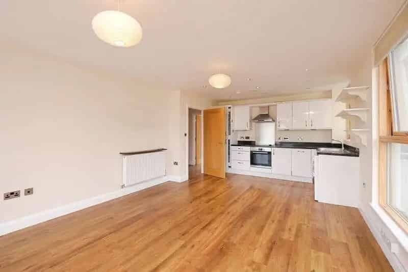 2 Bed Flat for Sale Near Town Center
