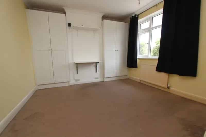 3 Bedroom House in Tilehurst Near Amenities