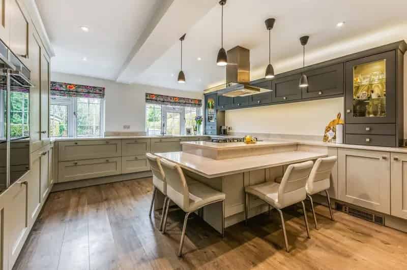 5 Bedroom Detached House with Stables and Countryside Views
