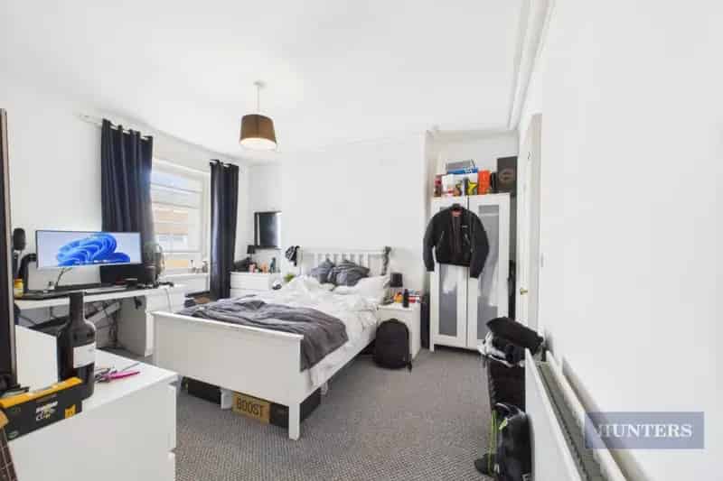 2 Bed Flat for Sale - 2 Bathrooms Modern Kitchen Central Location
