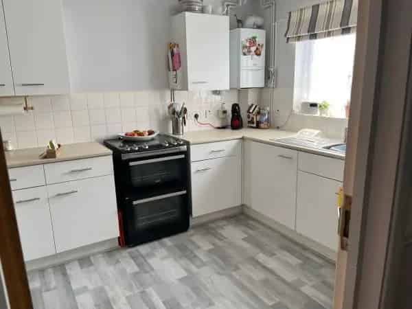 2 Double Bedroom House Near Central London