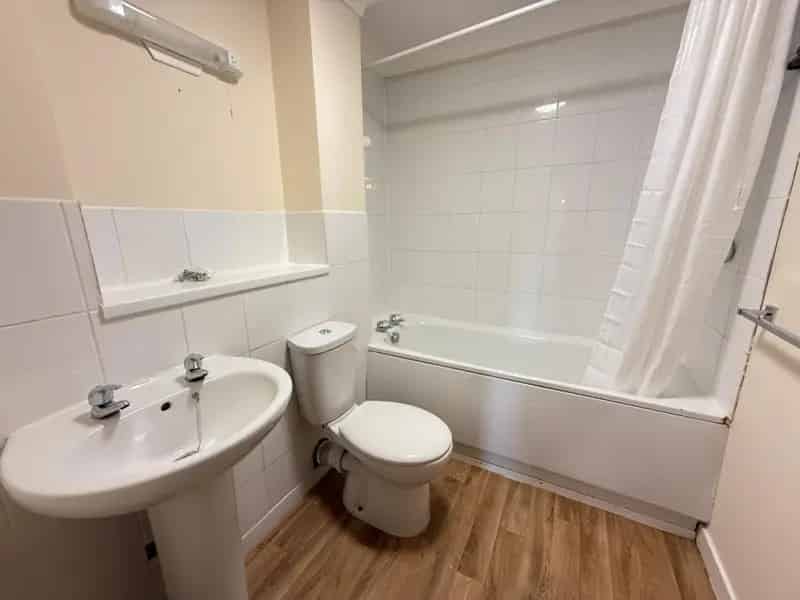 2 Bedroom Flat To Rent