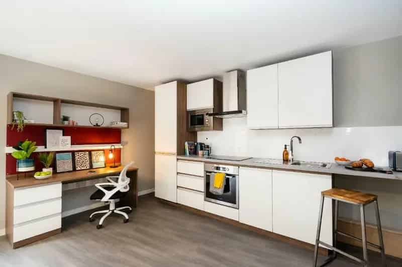 Studio Flat with Gym, Roof Terrace & Co-living Spaces