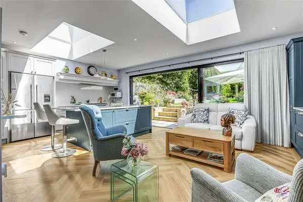 Upper Richmond Road West, Richmond, TW10 5DU | Property for sale | Savills