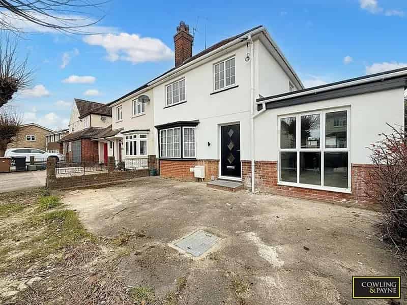 3 bedroom semi detached house for sale