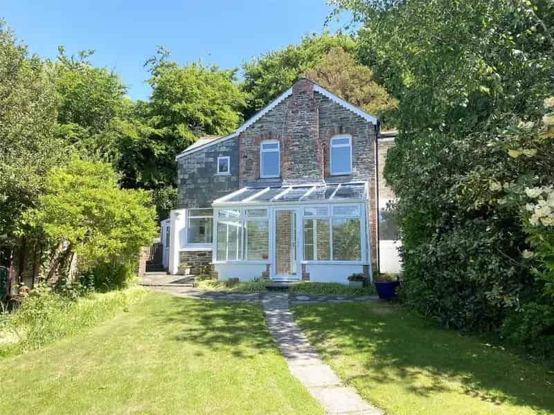 3 Bedroom Detached House for Sale Near Launceston Town Centre