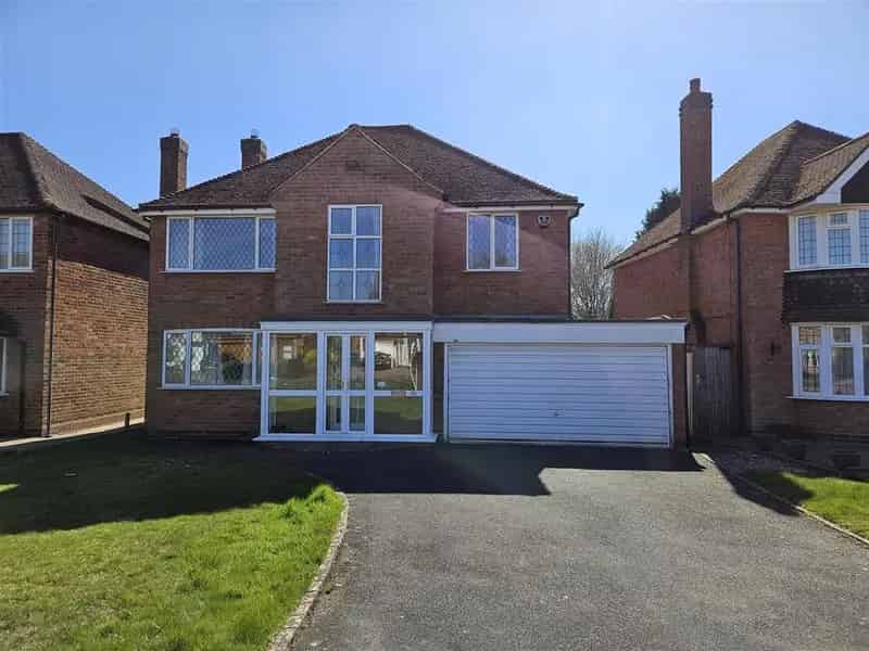 4 bedroom detached house for sale