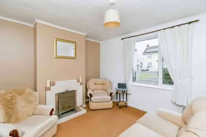 3 Bedroom Semi Detached House Potential To Extend