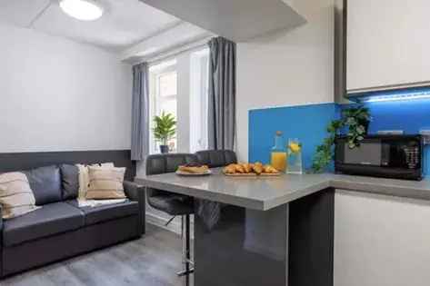 1 Room Flat 25m2 Manchester Small Double Bed Shared Bathroom Wifi Included